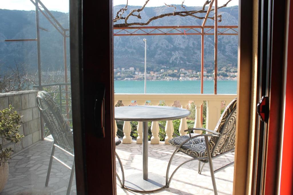 Apartmani Cetkovic Cattaro Camera foto