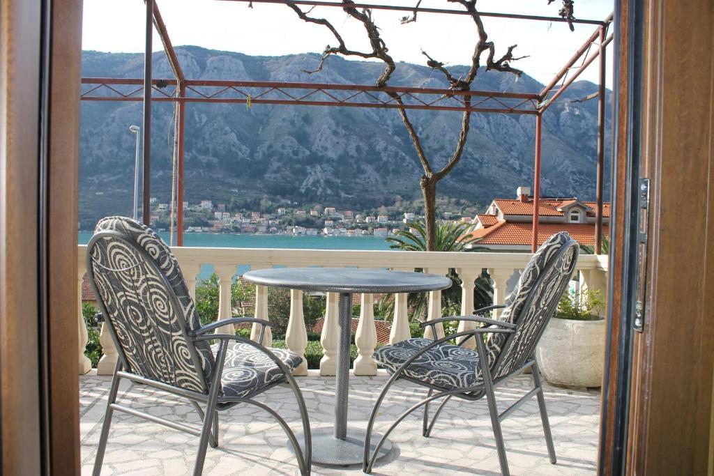 Apartmani Cetkovic Cattaro Camera foto